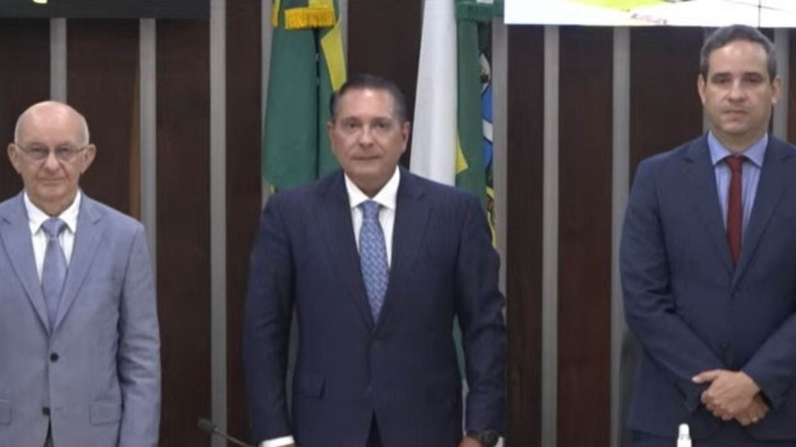Na abertura do ano legislativo, Cadu Xavier articula apoio de deputados à eleição indireta