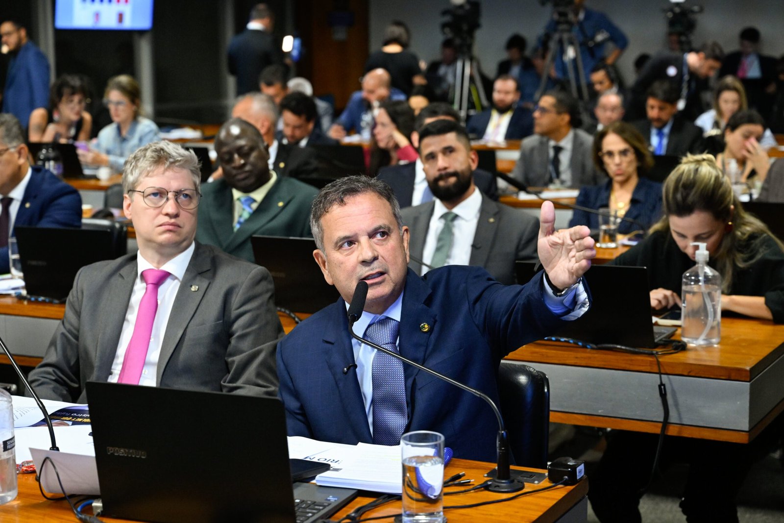 Rogério Marinho é voto vencido em derrota na CPMI do INSS