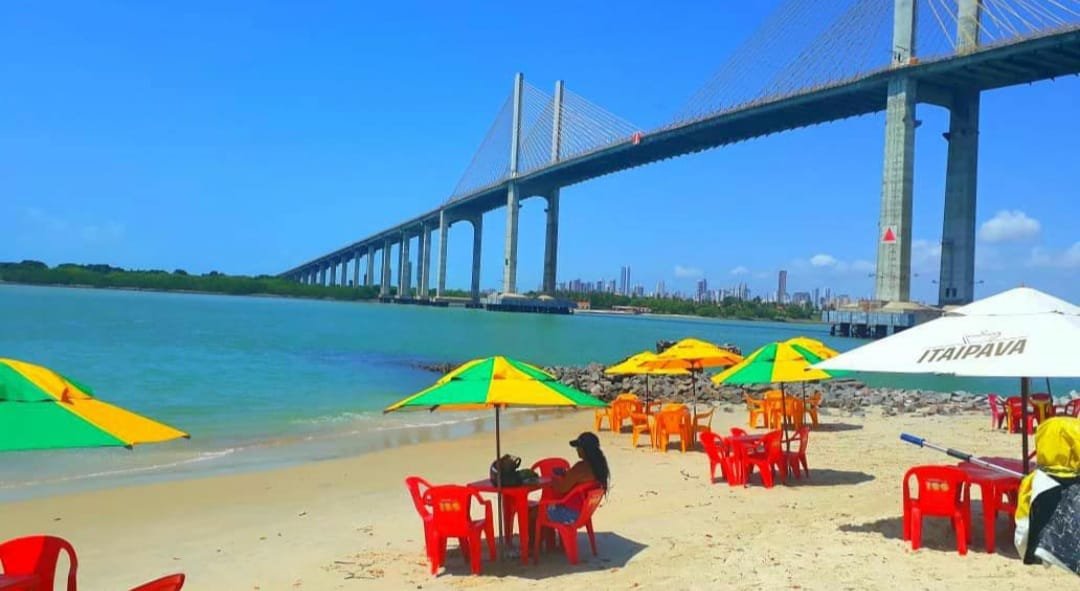 Quiosqueiros voltam à Redinha, mas ainda enfrentam incertezas