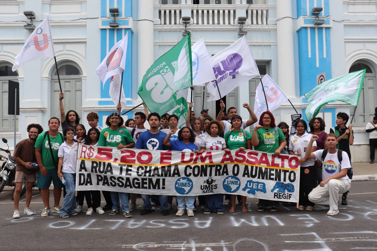 Estudantes prometem mais protestos em abril após aumento da tarifa em Natal