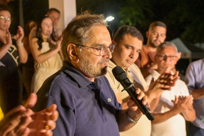 Álvaro Dias diz que obra que mais se orgulha é de hospital inacabado